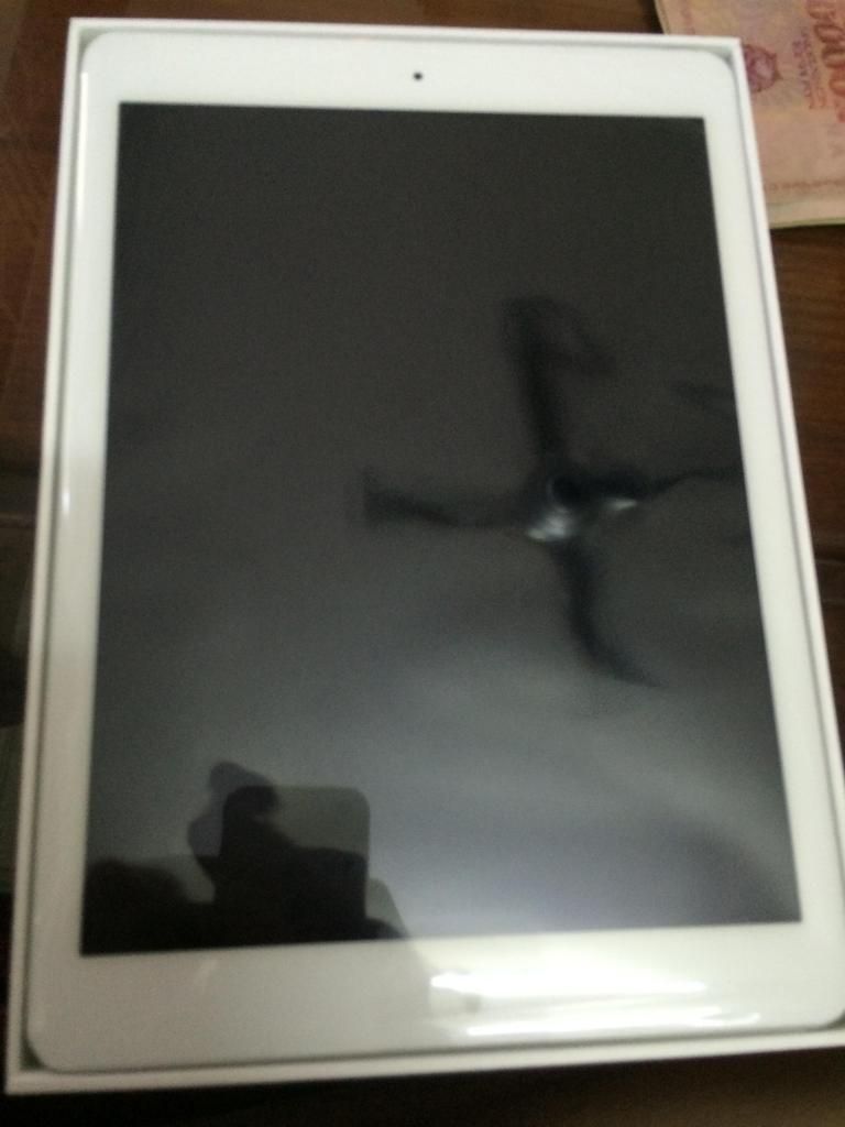 iPad Air 32Gb White mới 100% chưa active giá ve chai