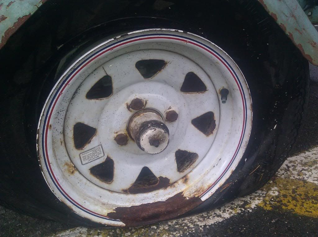 201_donerboatbadwheel.jpg