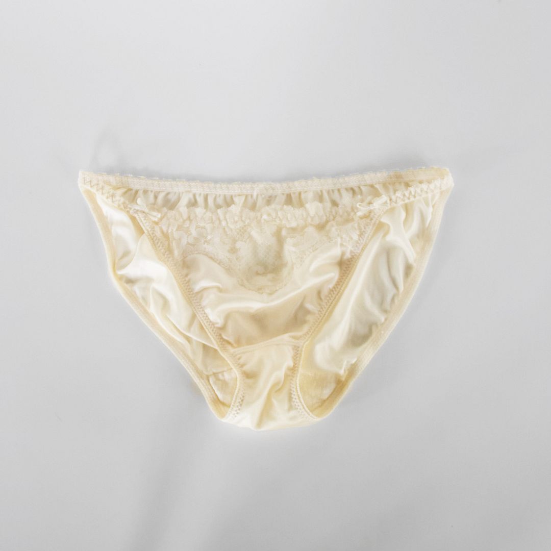 2 Pair Vtg MAIDENFORM Sweet Nothings Nylon Lace String Bikini PANTIES