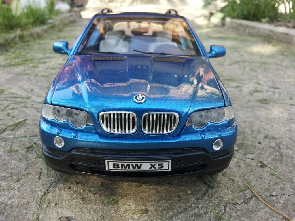 118 Welly BMW X5 Repaint and enhancement. DiecastXchange Forum