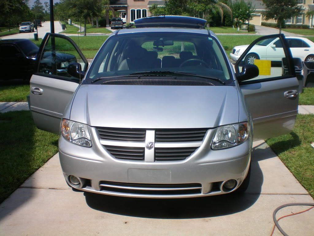 First2004DodgeCaravan033.jpg