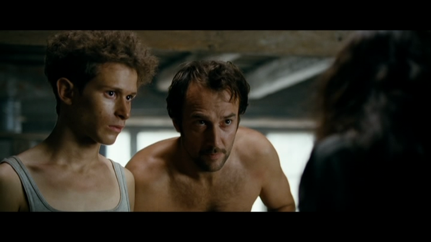 vlcsnap-2011-09-03-01h08m42s77.png