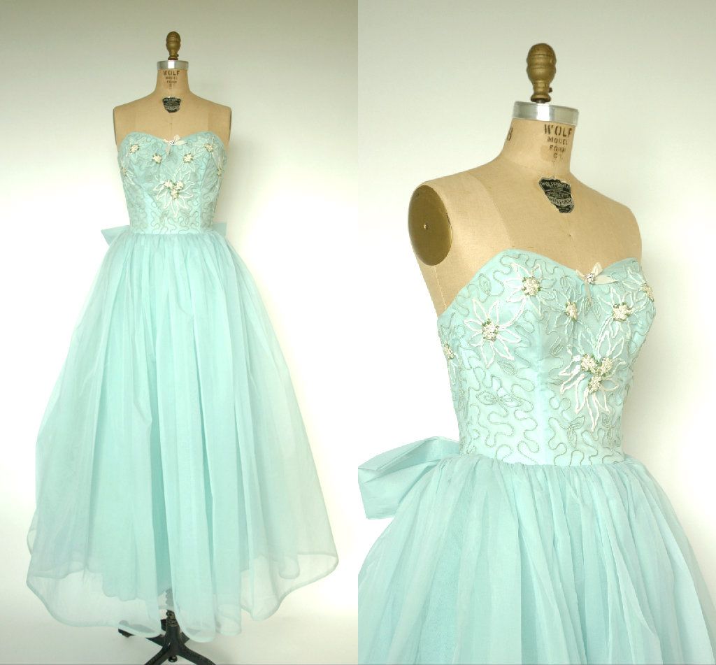 1950s wedding dress