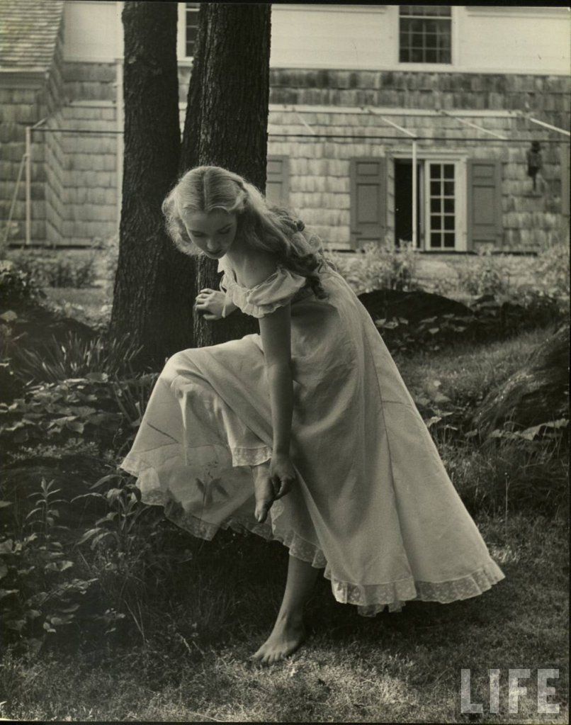 Nina Leen, Summer Underwear