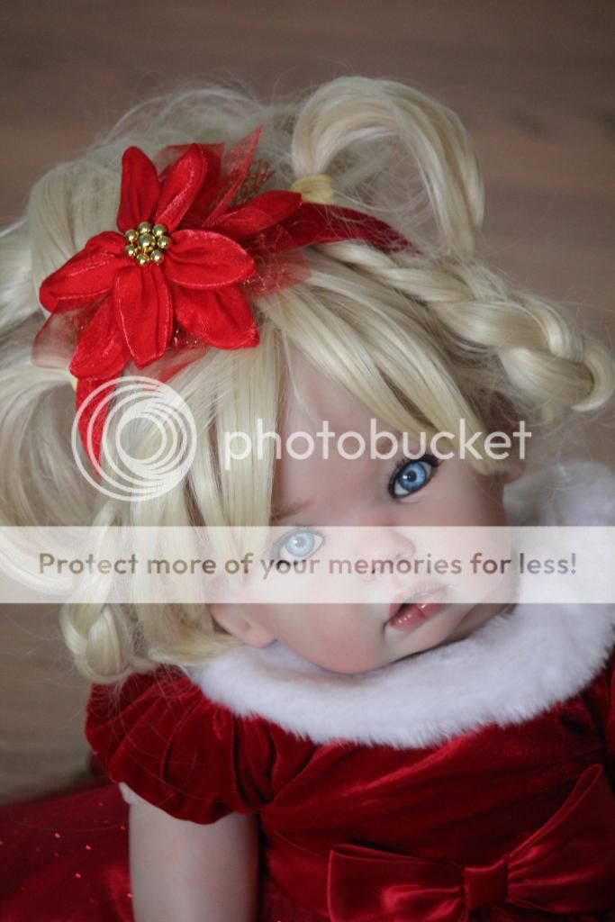 Cindy Lou Who Grinch Was Tibby Christmas Toddler Standing Big Baby Blond Hair